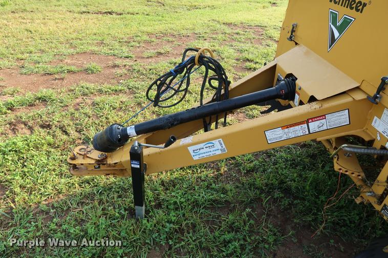 image for item BV9165 Vermeer 664M Rancher round baler