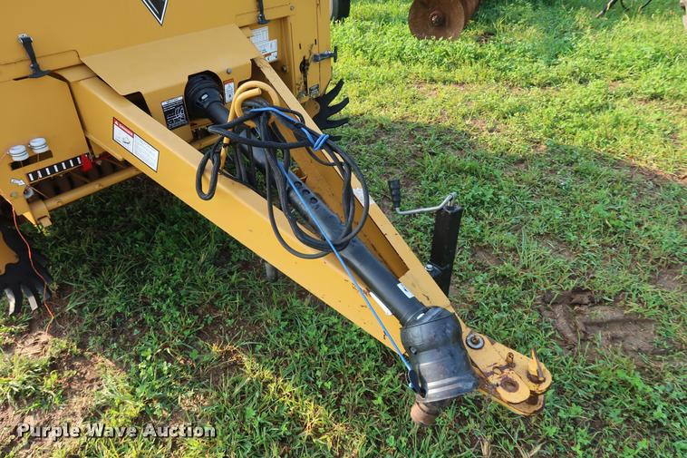 image for item BV9165 Vermeer 664M Rancher round baler