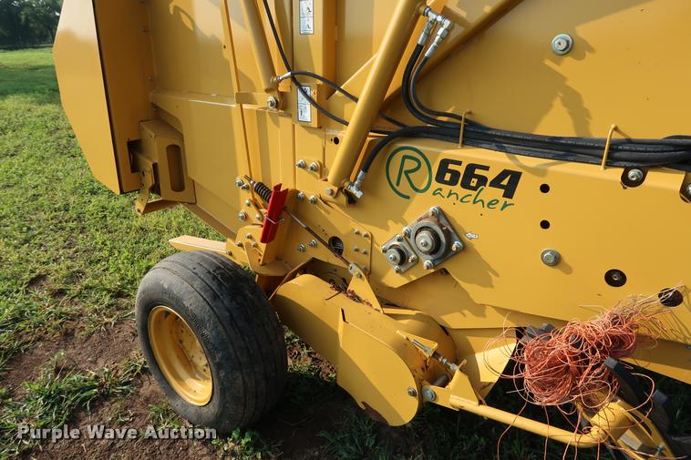 image for item BV9165 Vermeer 664M Rancher round baler