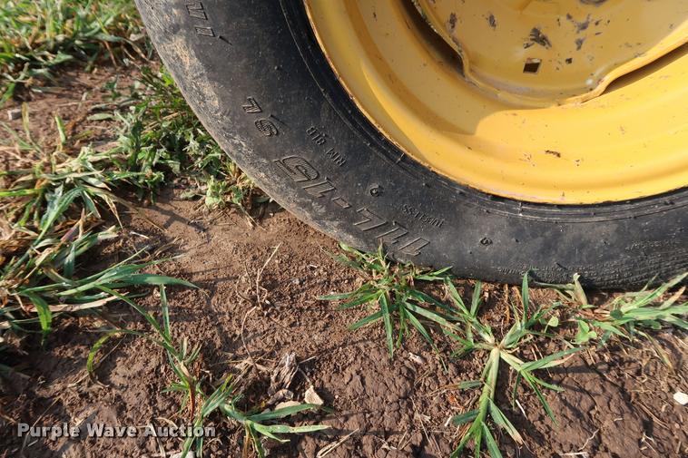 image for item BV9165 Vermeer 664M Rancher round baler