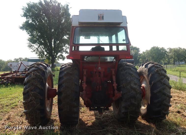 image for item BV9168 International 1566 tractor