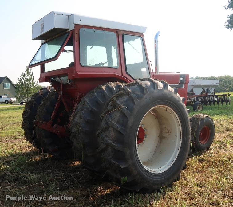 image for item BV9168 International 1566 tractor
