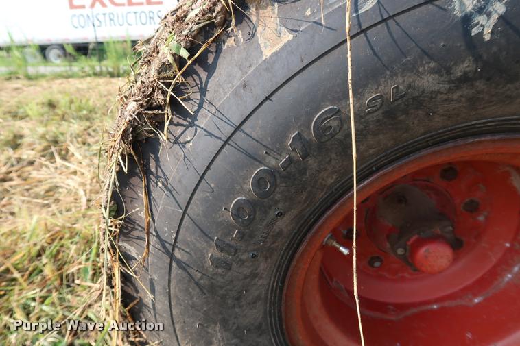 image for item BV9168 International 1566 tractor