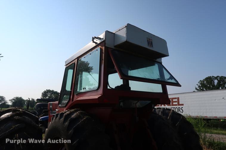 image for item BV9168 International 1566 tractor