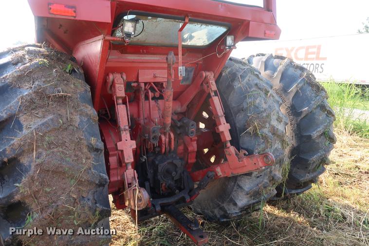 image for item BV9168 International 1566 tractor