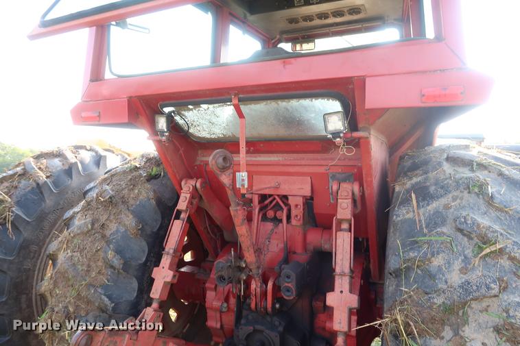 image for item BV9168 International 1566 tractor