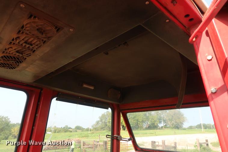 image for item BV9168 International 1566 tractor