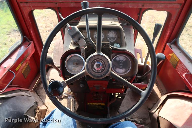 image for item BV9168 International 1566 tractor