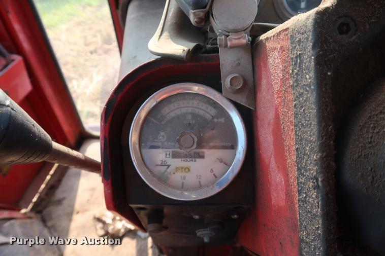 image for item BV9168 International 1566 tractor