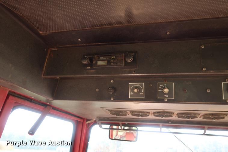 image for item BV9168 International 1566 tractor