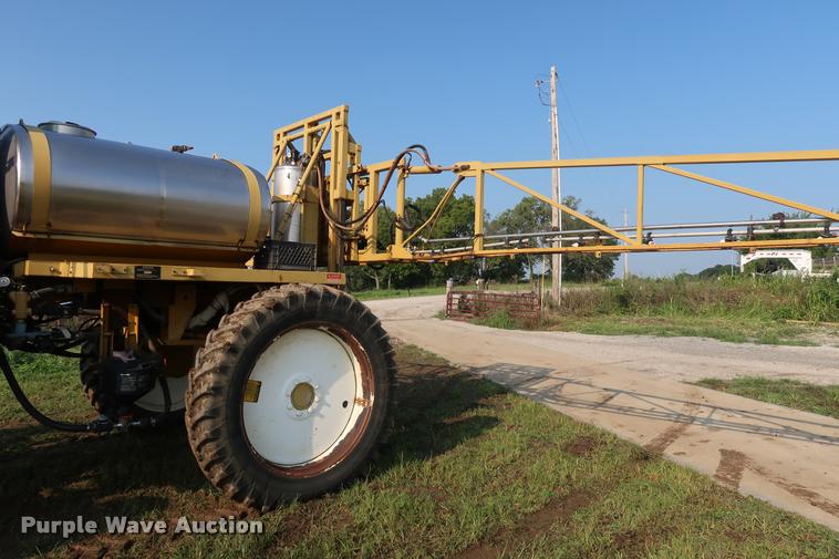 image for item BV9169 1995 Ag-Chem RoGator 844 self-propelled sprayer