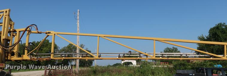 image for item BV9169 1995 Ag-Chem RoGator 844 self-propelled sprayer