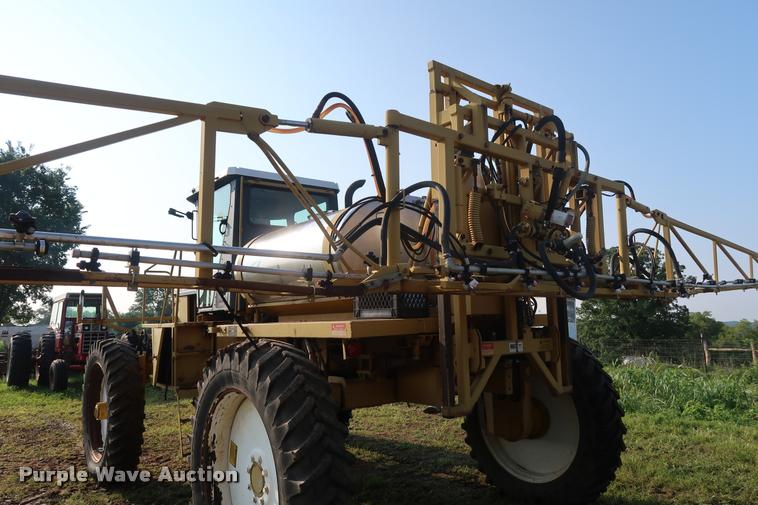 image for item BV9169 1995 Ag-Chem RoGator 844 self-propelled sprayer