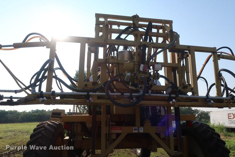 image for item BV9169 1995 Ag-Chem RoGator 844 self-propelled sprayer