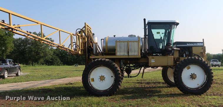 image for item BV9169 1995 Ag-Chem RoGator 844 self-propelled sprayer