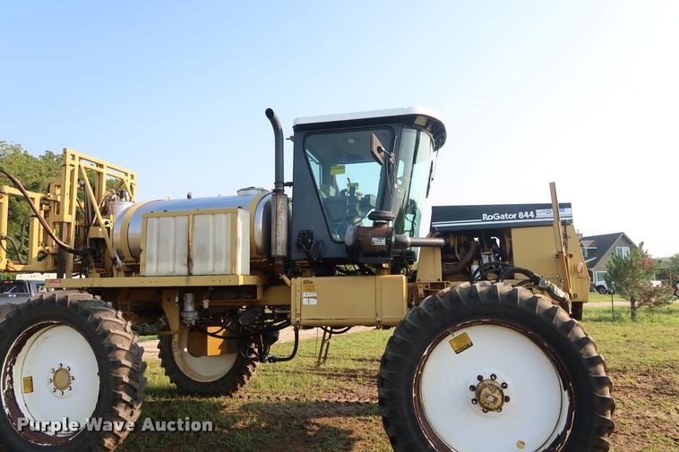 image for item BV9169 1995 Ag-Chem RoGator 844 self-propelled sprayer