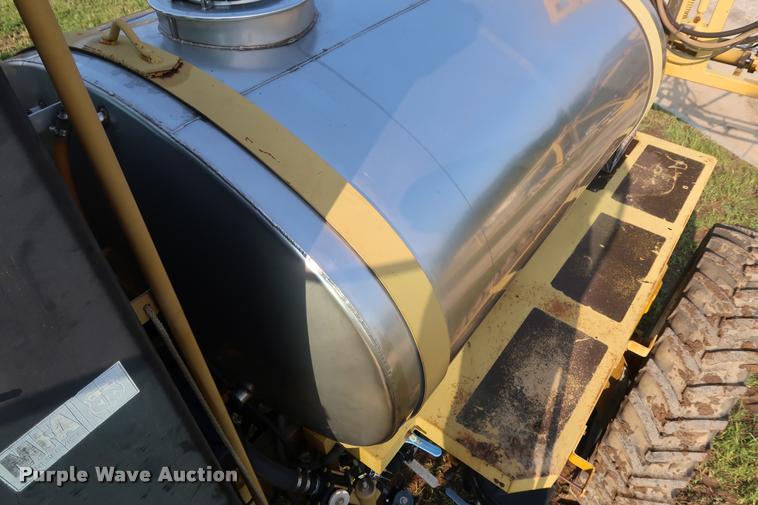 image for item BV9169 1995 Ag-Chem RoGator 844 self-propelled sprayer