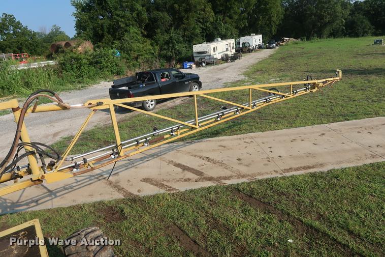 image for item BV9169 1995 Ag-Chem RoGator 844 self-propelled sprayer