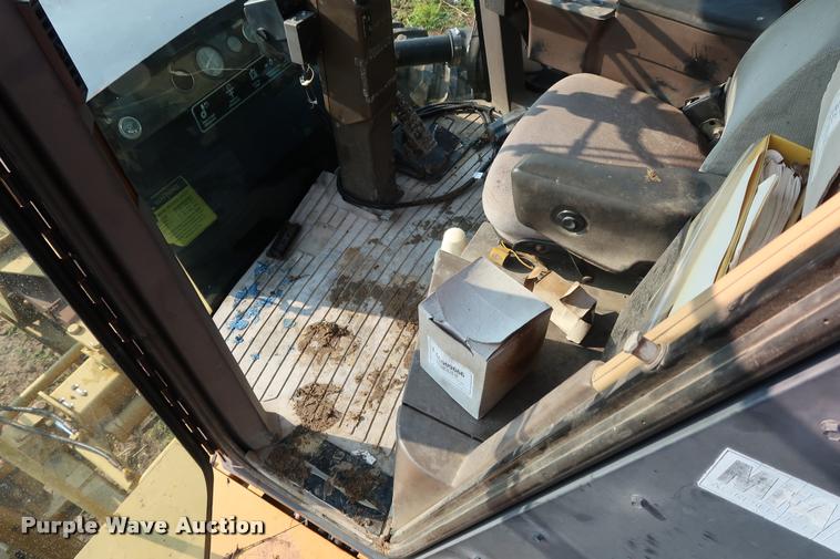 image for item BV9169 1995 Ag-Chem RoGator 844 self-propelled sprayer