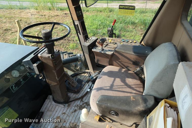 image for item BV9169 1995 Ag-Chem RoGator 844 self-propelled sprayer