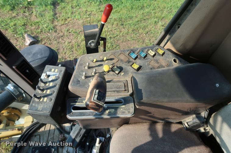 image for item BV9169 1995 Ag-Chem RoGator 844 self-propelled sprayer