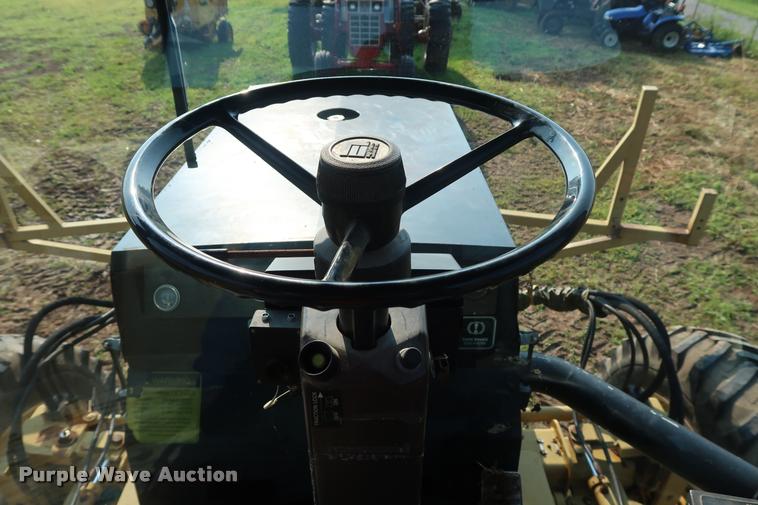 image for item BV9169 1995 Ag-Chem RoGator 844 self-propelled sprayer