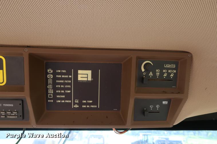 image for item BV9169 1995 Ag-Chem RoGator 844 self-propelled sprayer