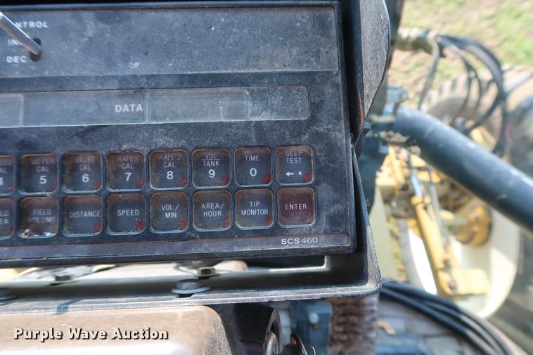 image for item BV9169 1995 Ag-Chem RoGator 844 self-propelled sprayer