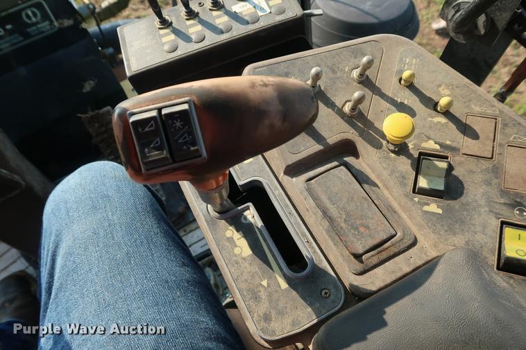 image for item BV9169 1995 Ag-Chem RoGator 844 self-propelled sprayer