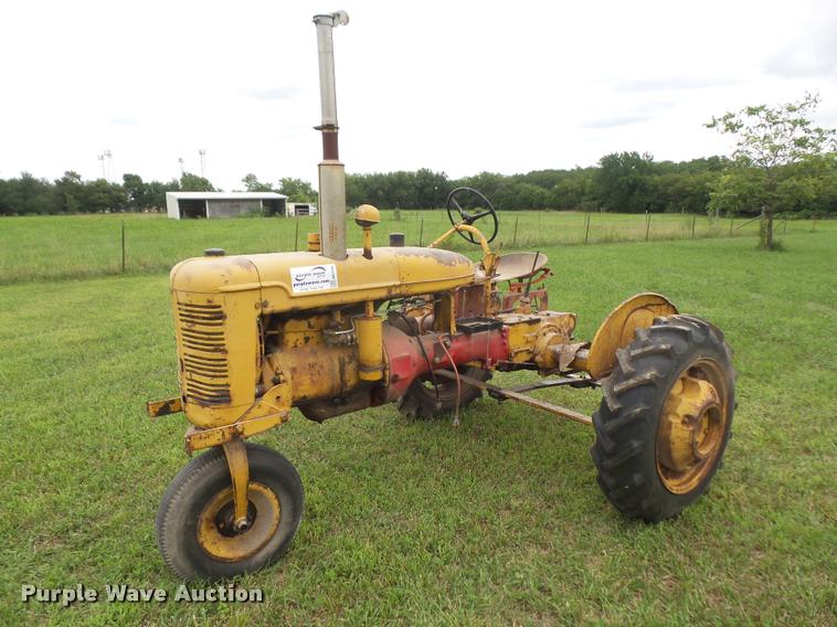 image for item DA1748 Farmall B tractor