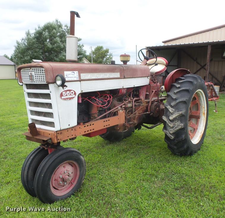 image for item DA1749 1962 Farmall 560 tractor
