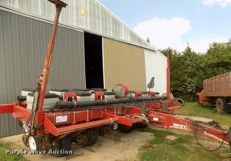 image for item DA3075 1996 White 6106 split row no-till planter