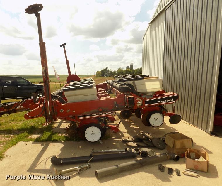 image for item DA3075 1996 White 6106 split row no-till planter