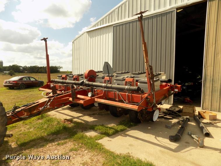 image for item DA3075 1996 White 6106 split row no-till planter