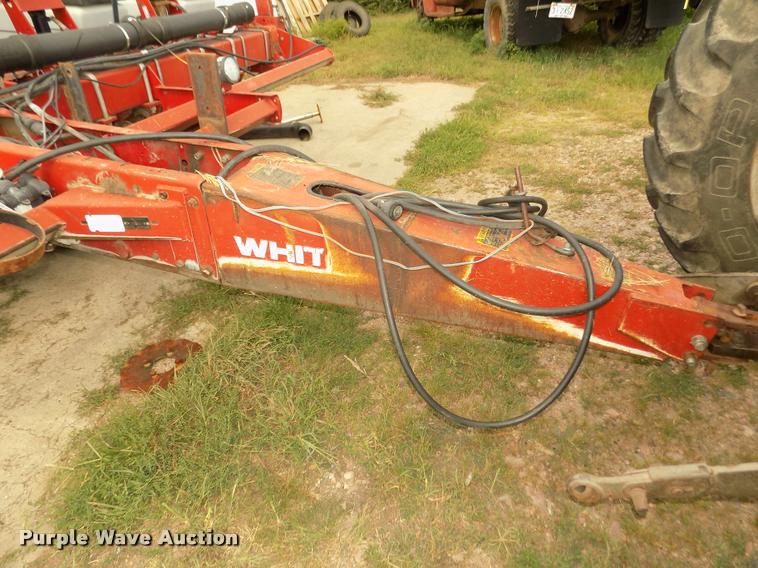 image for item DA3075 1996 White 6106 split row no-till planter