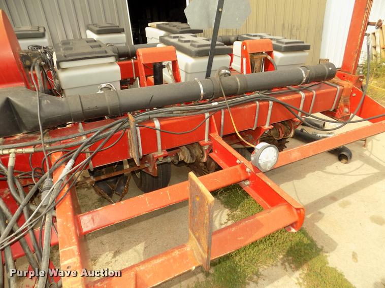 image for item DA3075 1996 White 6106 split row no-till planter