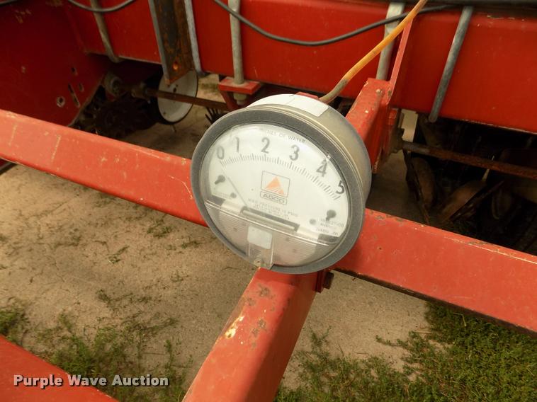 image for item DA3075 1996 White 6106 split row no-till planter