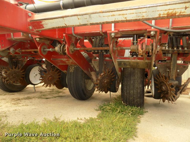 image for item DA3075 1996 White 6106 split row no-till planter