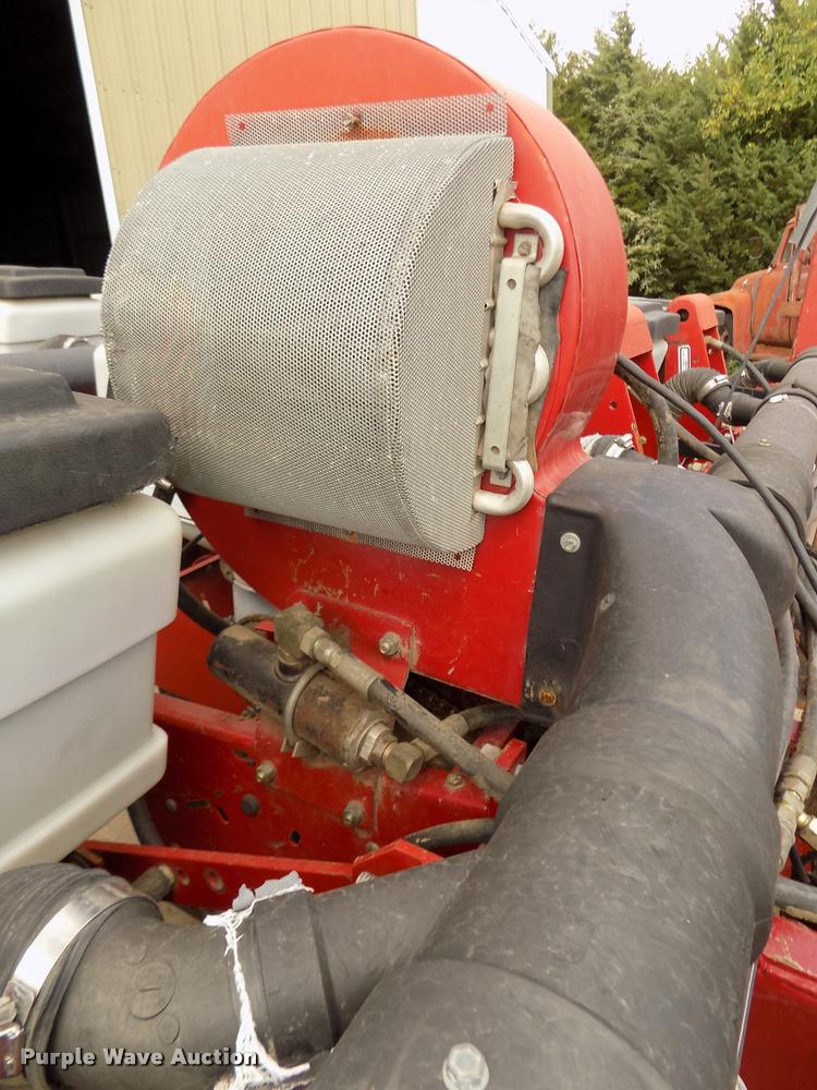 image for item DA3075 1996 White 6106 split row no-till planter