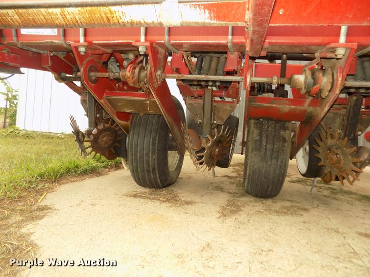 image for item DA3075 1996 White 6106 split row no-till planter