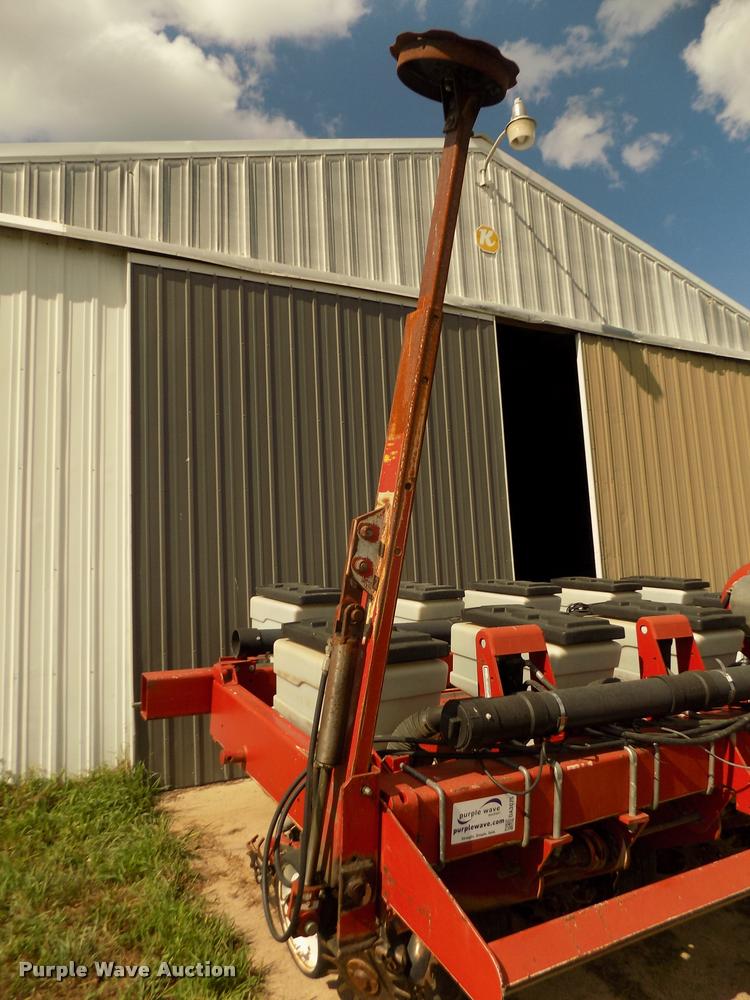 image for item DA3075 1996 White 6106 split row no-till planter