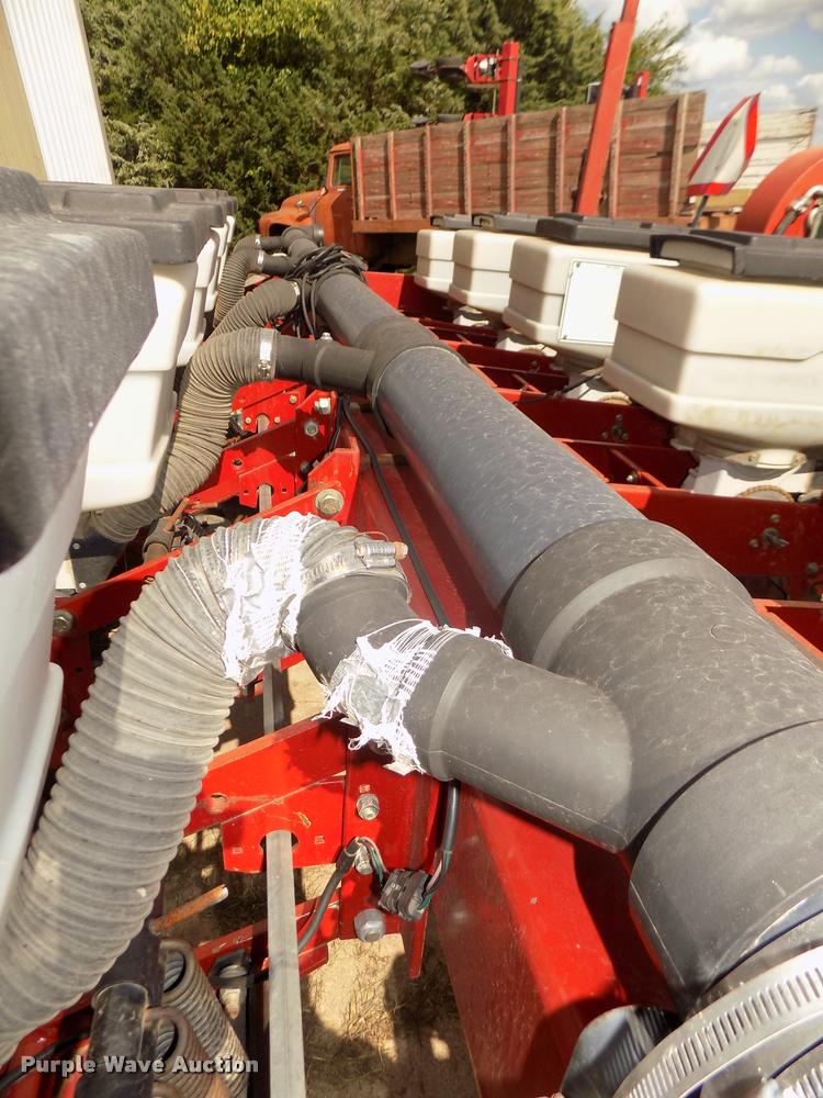 image for item DA3075 1996 White 6106 split row no-till planter