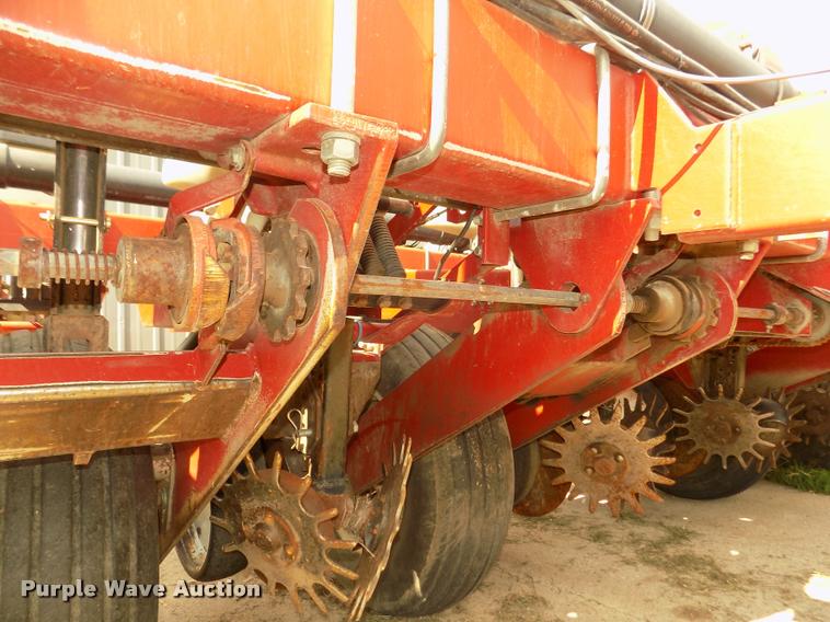 image for item DA3075 1996 White 6106 split row no-till planter