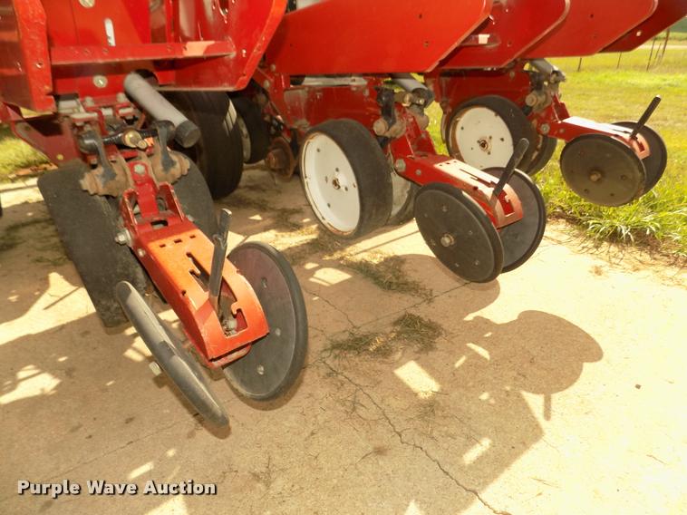 image for item DA3075 1996 White 6106 split row no-till planter