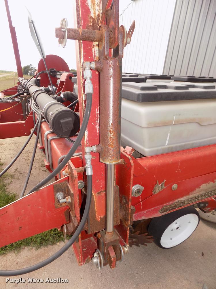 image for item DA3075 1996 White 6106 split row no-till planter