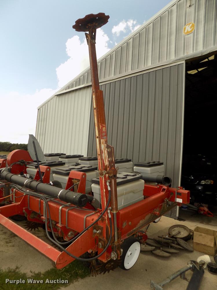 image for item DA3075 1996 White 6106 split row no-till planter