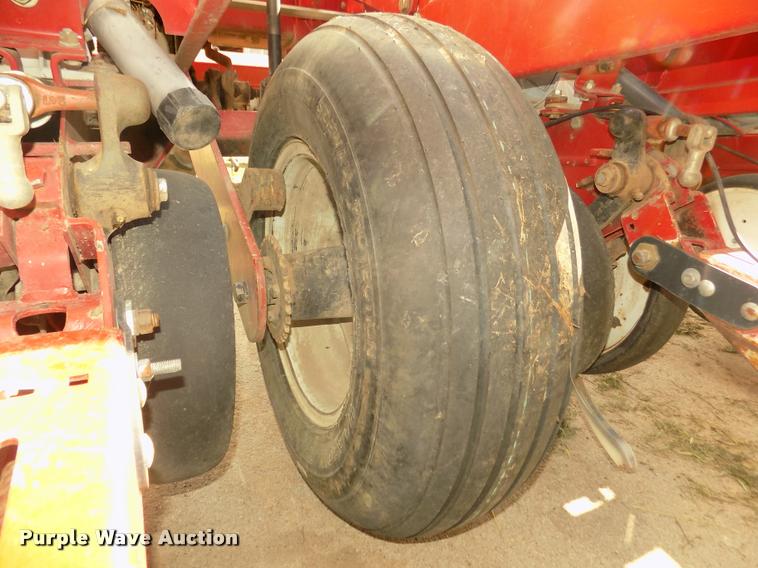 image for item DA3075 1996 White 6106 split row no-till planter