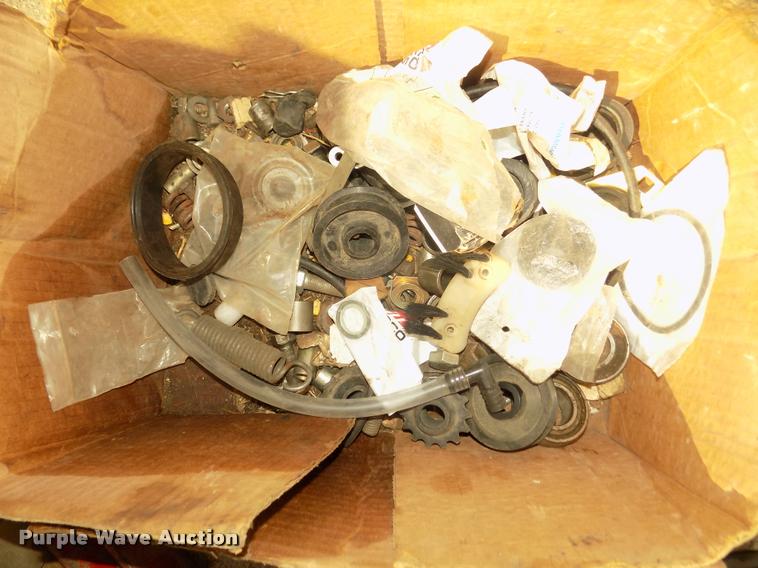 image for item DA3075 1996 White 6106 split row no-till planter