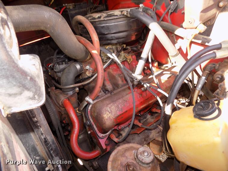 image for item DA3076 1972 International Loadstar 1600 feed truck