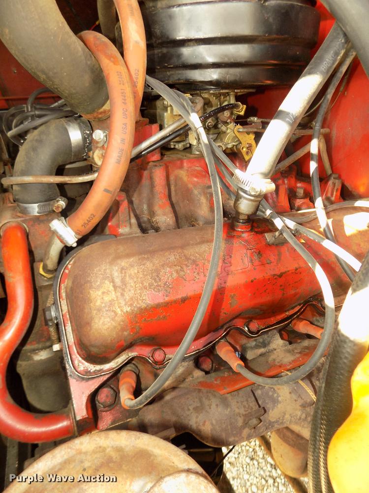 image for item DA3076 1972 International Loadstar 1600 feed truck